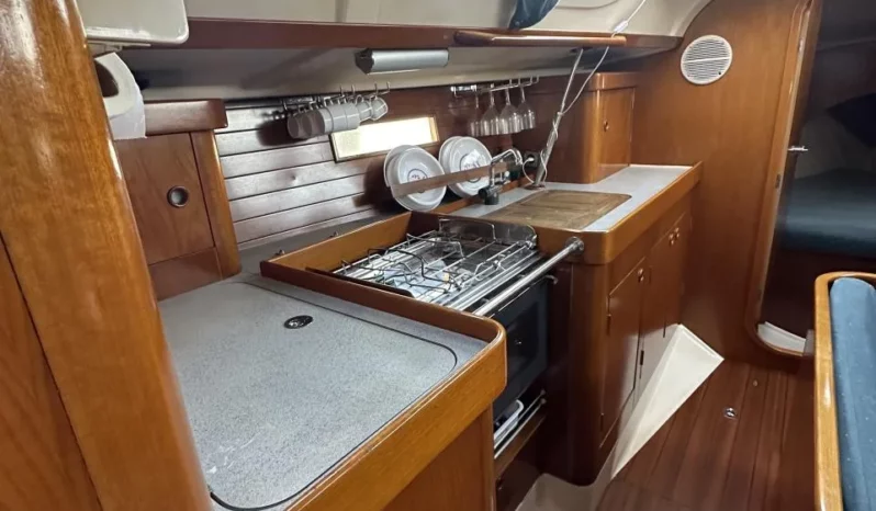 Bénéteau Oceanis 370 lleno