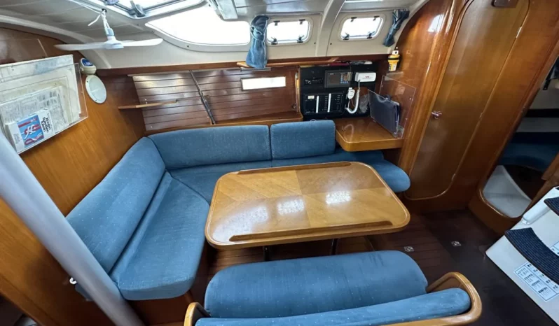 Bénéteau Oceanis 370 lleno