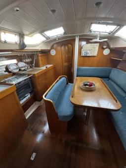 Bénéteau Oceanis 370 lleno