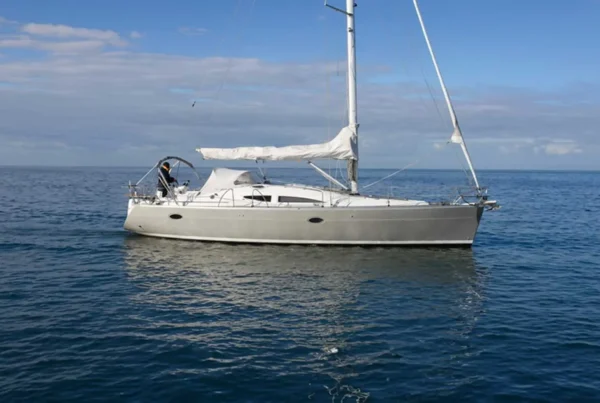 Elan Impression 384 en venta en la Costa del Sol, velero familiar de media eslora