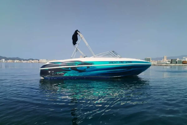 Rinker Captiva 182 en venta en Fuengirola con motor Volvo y 100 horas