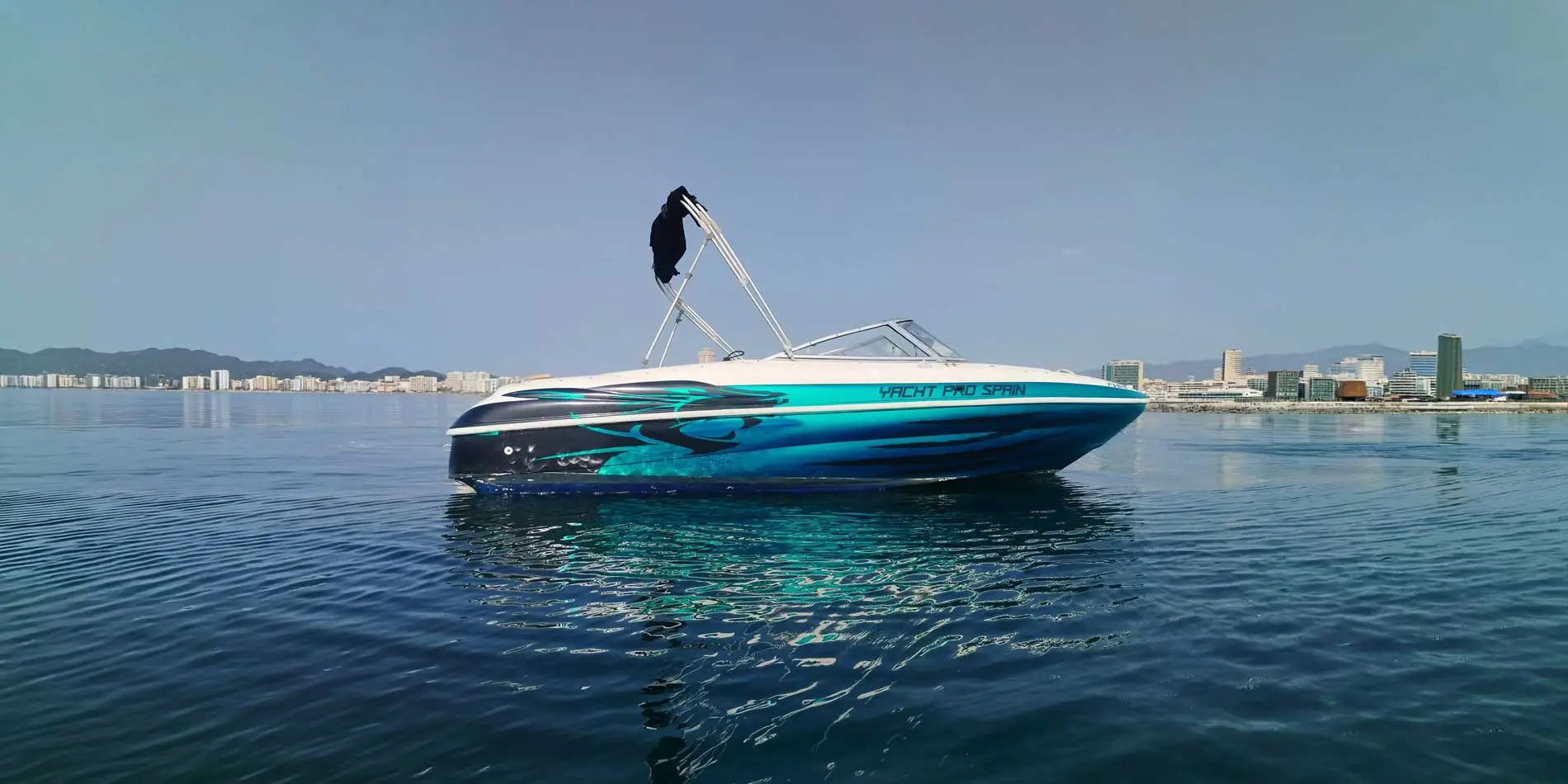Rinker Captiva 182 en venta en Fuengirola con motor Volvo y 100 horas