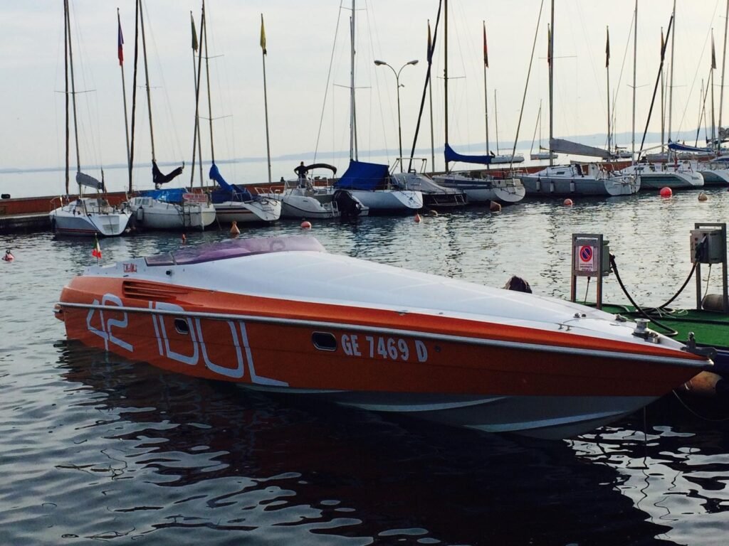 Tullio Abbate Mito 42 - Vista Lateral en Puerto Deportivo Tullio Abbate Mito 42 - Vista lateral en el puerto, barco en venta Fuengirola