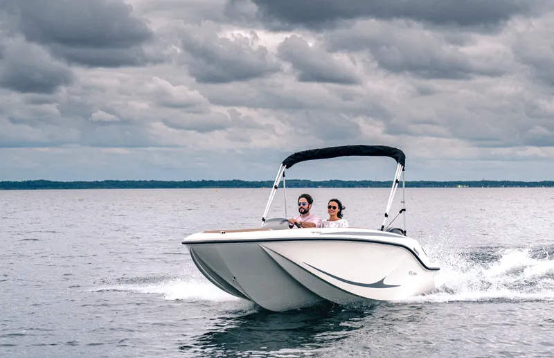 imgi_58_475ax_dsc02686_800x517_3 Quicksilver Activ 475 Axess navegando con pasajeros a bordo