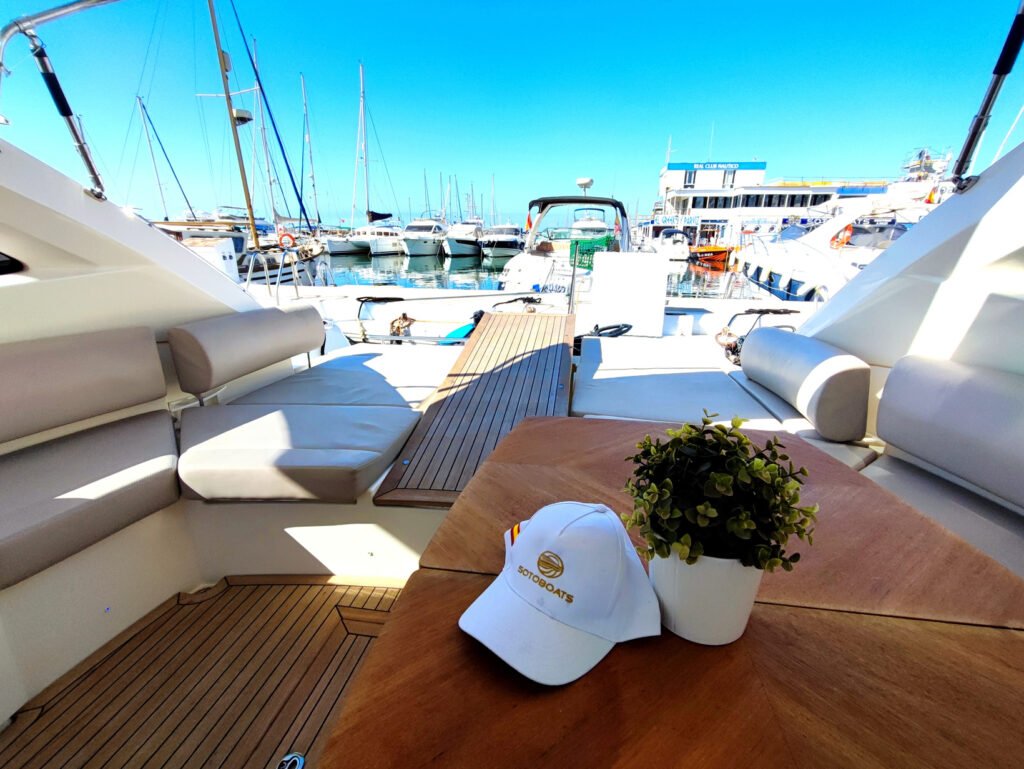 azimut-atlantis-50-2009-sotogrande-vista-lateral.jpg Vista exterior del Azimut Atlantis 50 en Sotogrande
