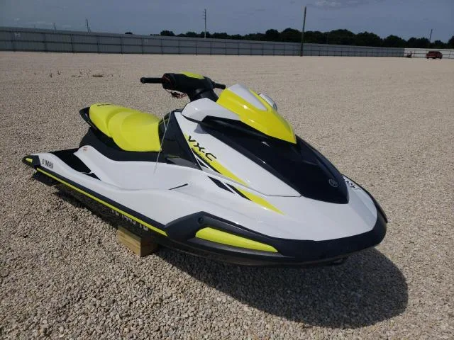 Yamaha VX-C 2021 - vista exterior Moto de agua Yamaha VX-C 2021 en perfecto estado, vista exterior